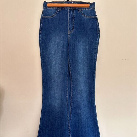 Shein flare or bell bottom jean, EUC, sz 30/32/classic indigo, wide legged - Picture 1 of 16